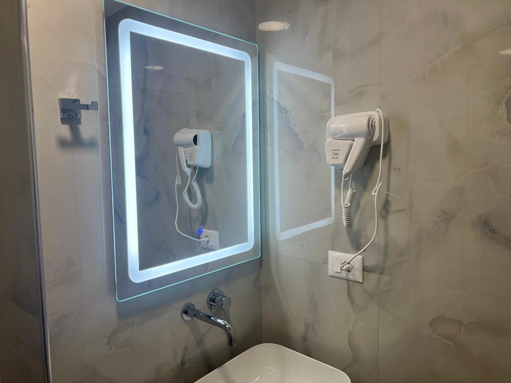 Agimi Hotel クサミル エクステリア 写真
